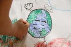 برگزاری مسابقه نقاشی به مناسبت هفته هوای پاک در بیمارستان فوق تخصصی کودکان بهرامی 