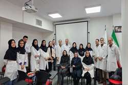 نشست صمیمانه دوره ای اساتید بیمارستان کودکان بهرامی با دستیاران تخصصی کودکان 