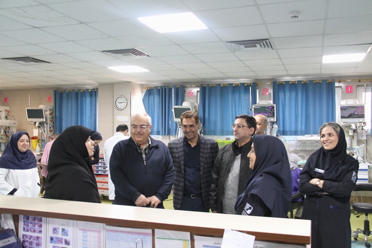 رئیس دانشگاه علوم پزشکی تهران در بیمارستان فوق تخصصی کودکان بهرامی؛ قدردانی از فداکاری کادر درمان در خط مقدم خدمت‌ رسانی