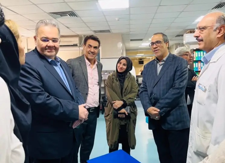 بازدید نوروزی دو عضو هیئت رئیسه دانشگاه علوم پزشکی تهران و هیئت همراه از بیمارستان کودکان بهرامی