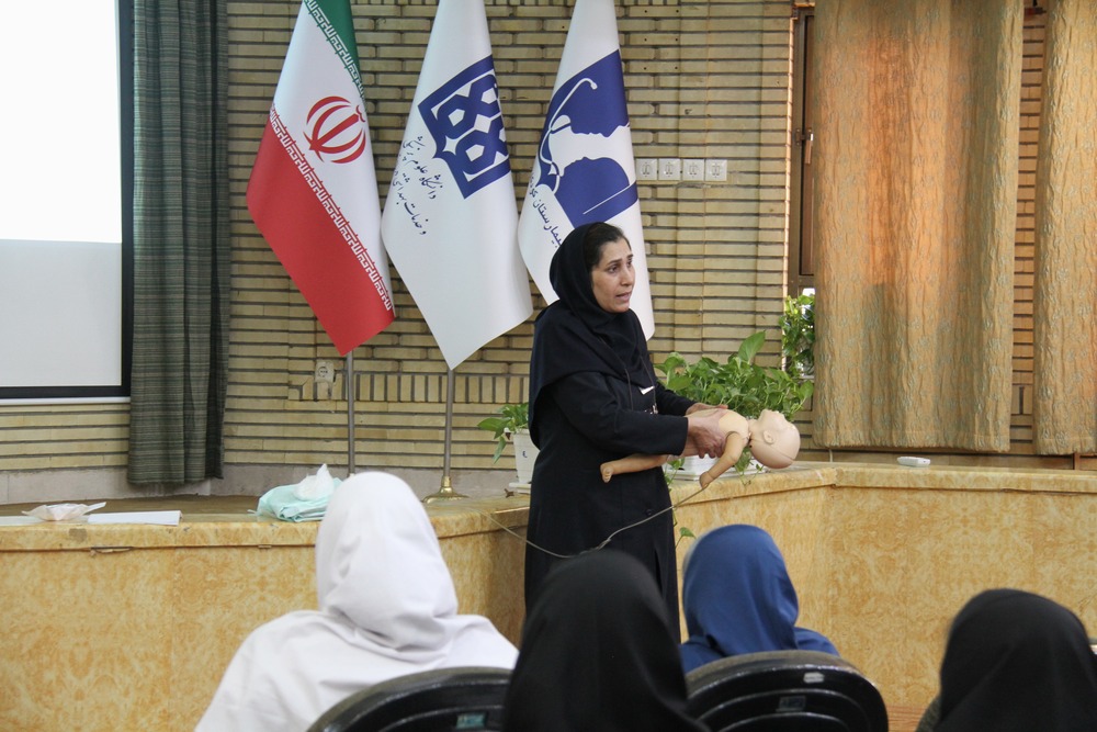 آمادگی در لحظه بحران؛ برگزاری کارگاه آموزشی کمک های اولیه در بیمارستان فوق تخصصی کودکان بهرامی 