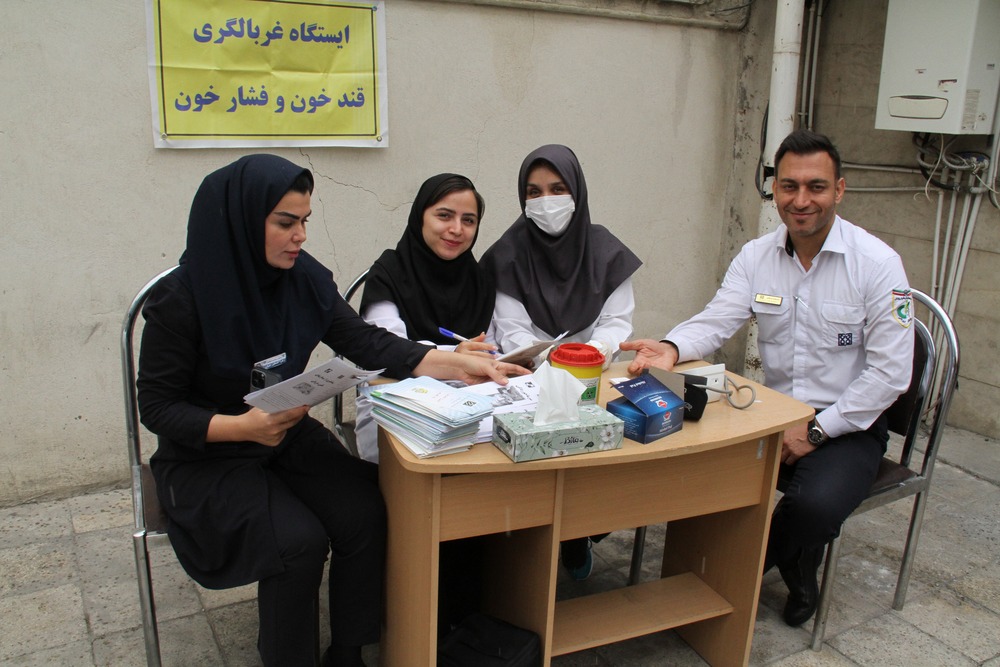 ارتقای آگاهی عمومی با برگزاری پایگاه سلامت در بیمارستان فوق تخصصی کودکان بهرامی